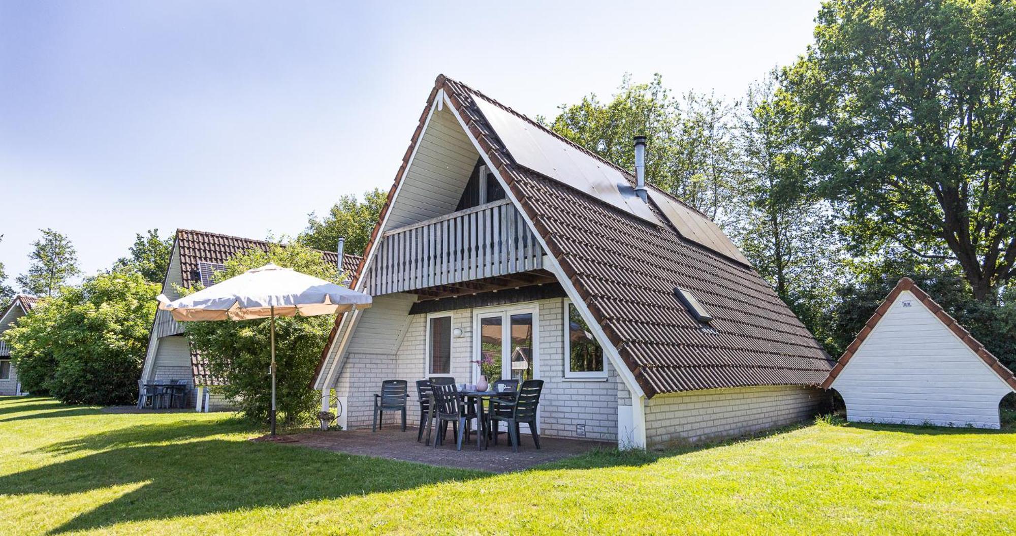Villa De Waterlelie Gezellig En Sfeervol Aan Het Water Gramsbergen Exterior foto